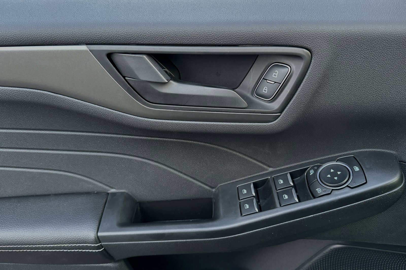 Used 2025 Ford Escape Active image 9