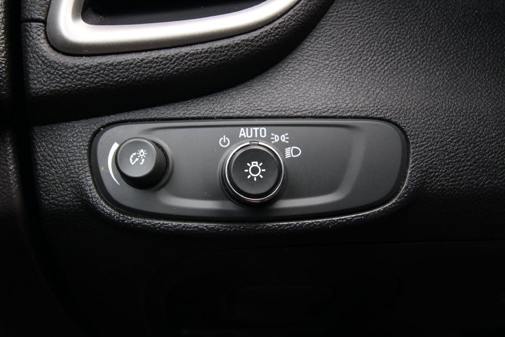 Used 2019 Chevrolet Trax LT AWD/4WD image 20