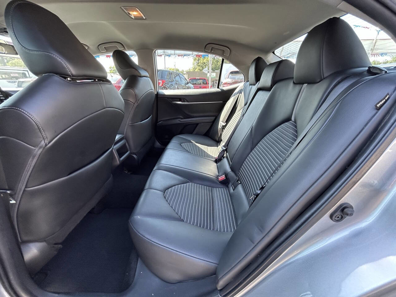 Used 2022 Toyota Camry SE image 16