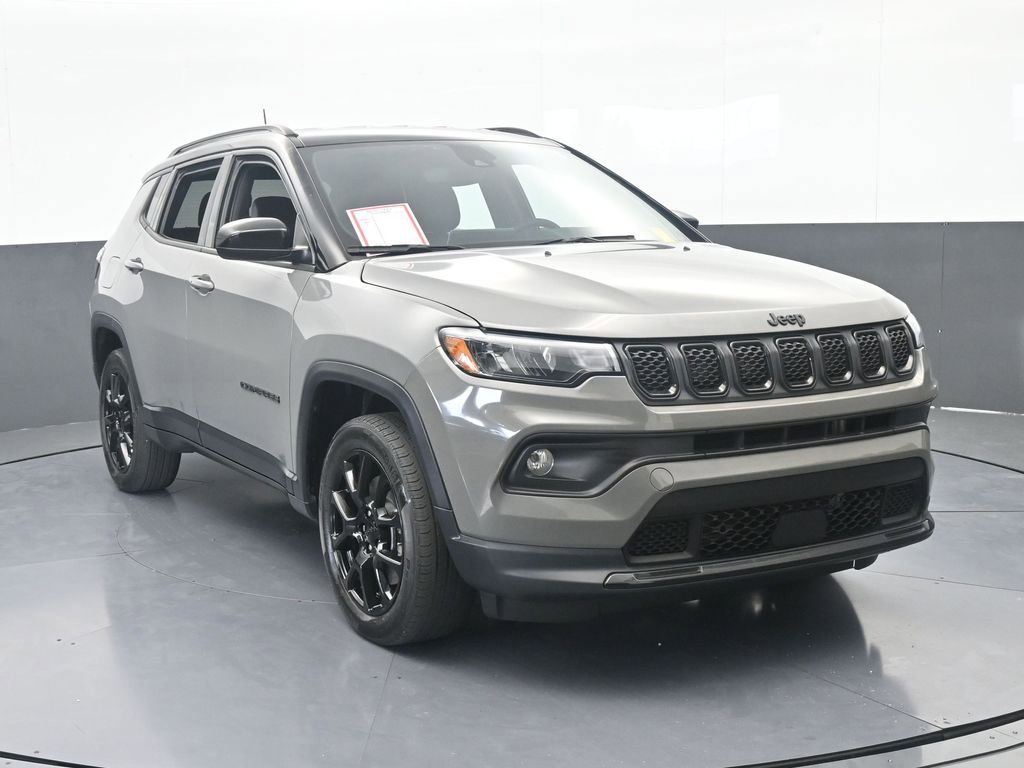 Used 2023 Jeep Compass Latitude AWD/4WD image 9