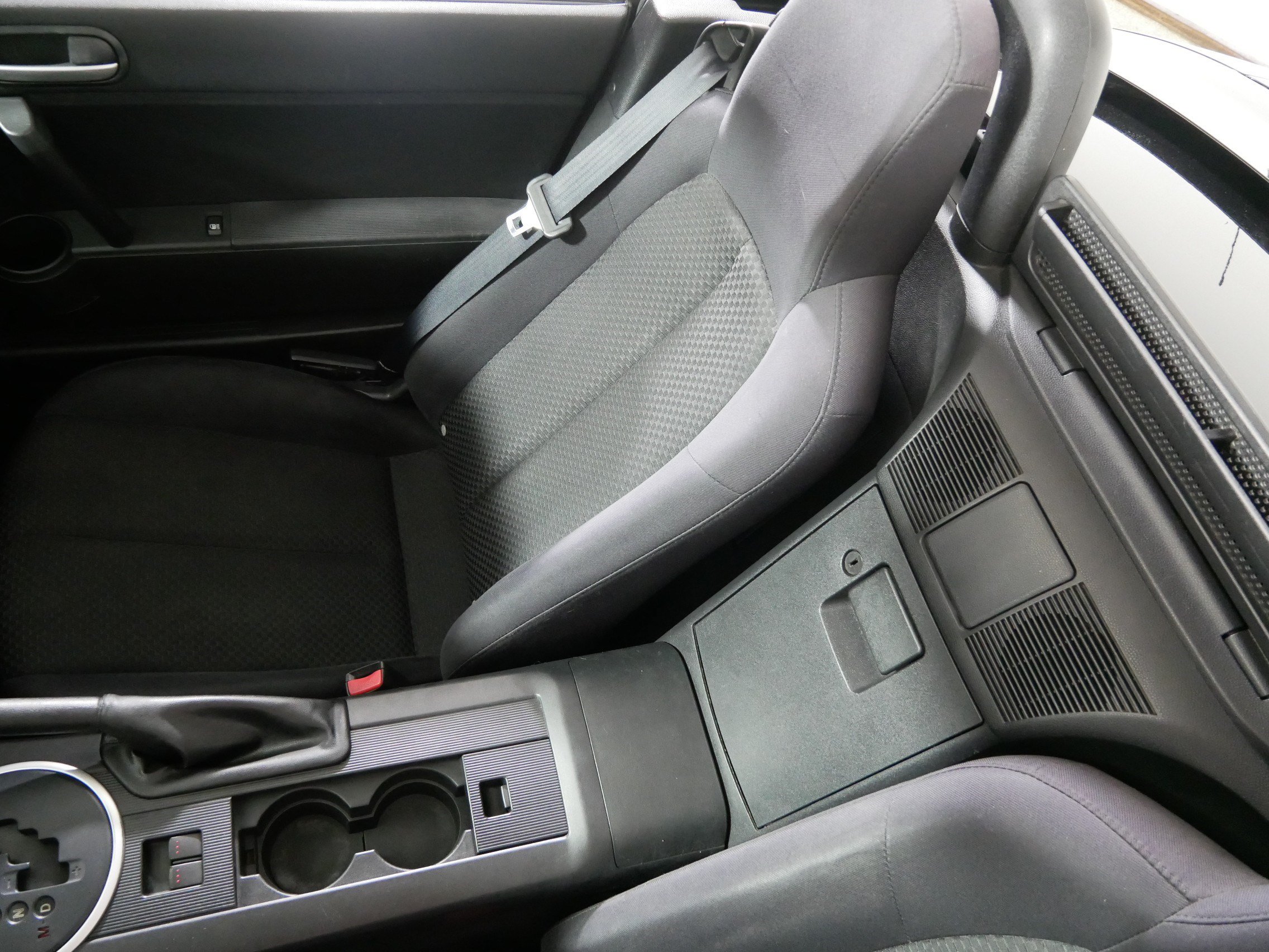 Used 2008 MAZDA MX-5 Miata Touring RWD image 12