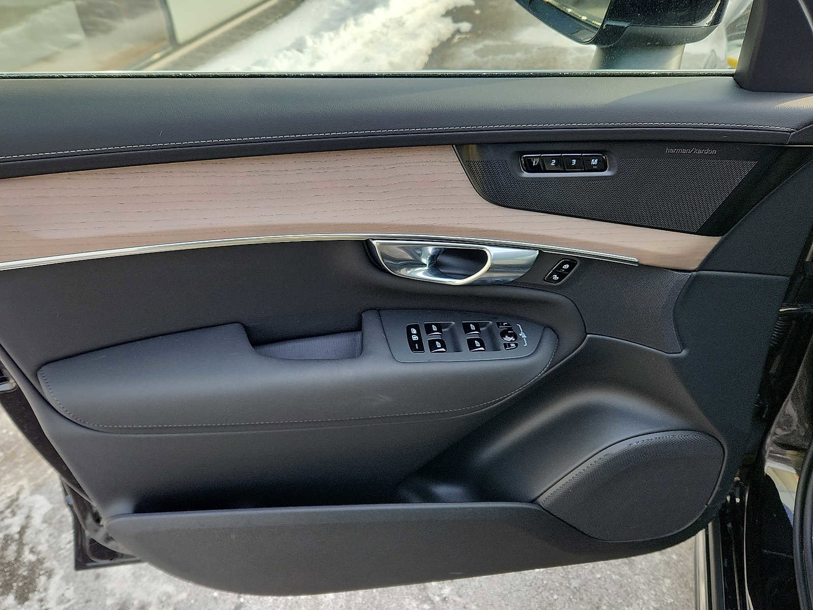 Used 2026 Volvo XC90 B6 Plus w/ Protection Package Premier image 12