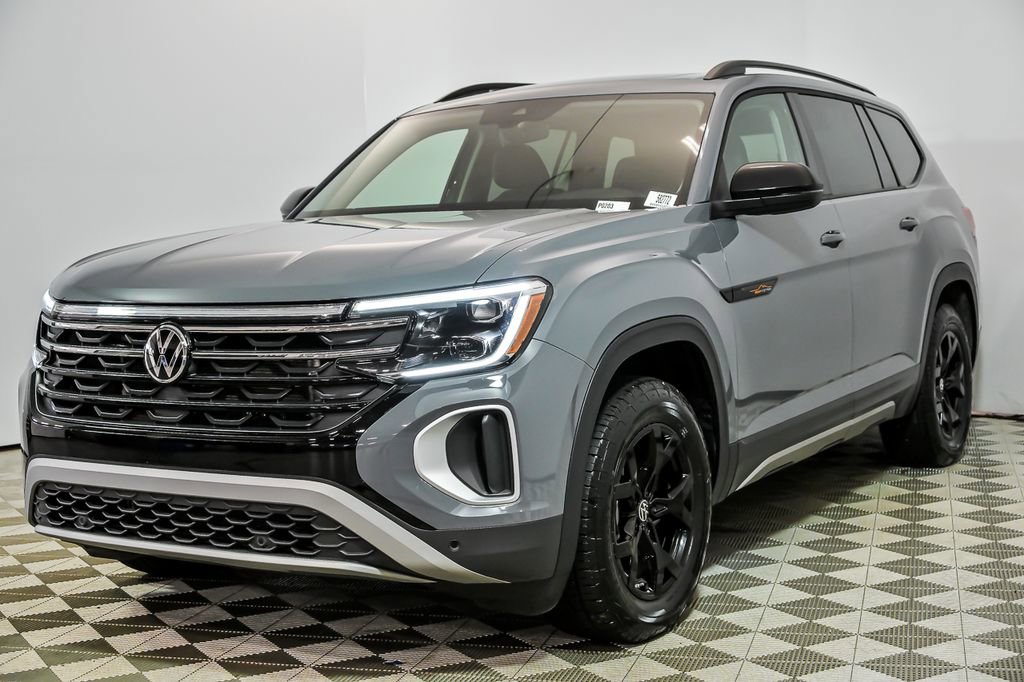 Certified 2025 Volkswagen Atlas Peak Edition SE AWD/4WD image 5