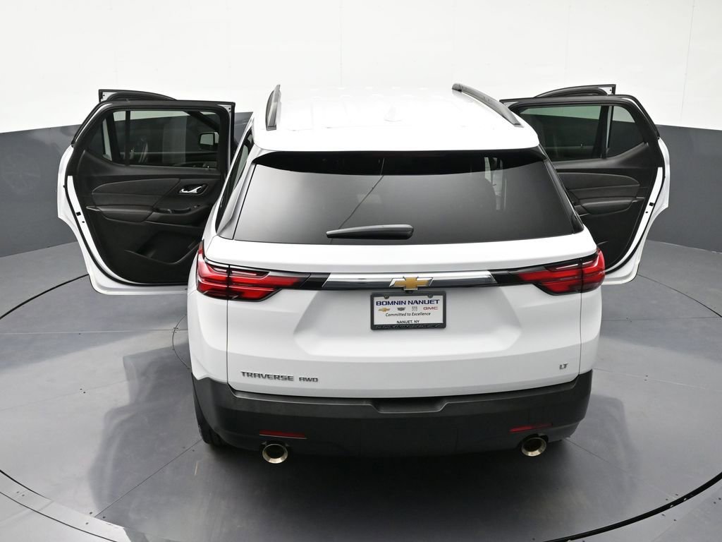 Used 2023 Chevrolet Traverse LT w/ LPO, Floor Liner Package AWD/4WD image 38