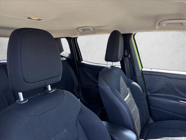 Used 2017 Jeep Renegade Altitude FWD image 13