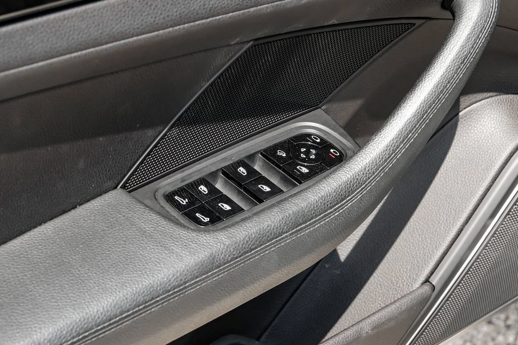 Used 2018 Porsche Panamera 4 AWD/4WD image 46