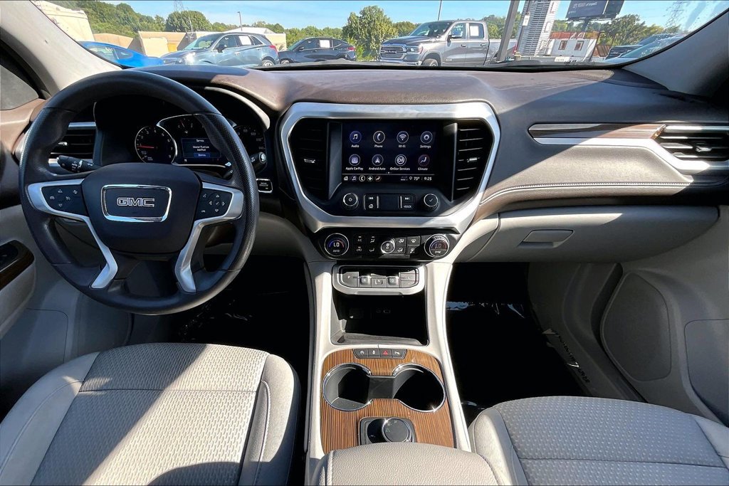 Used 2023 GMC Acadia SLE FWD image 9