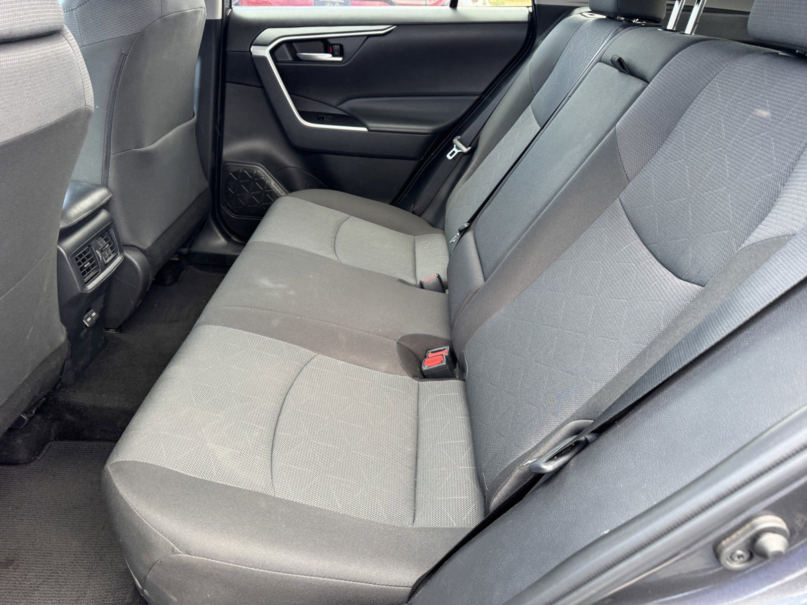 Used 2024 Toyota RAV4 XLE FWD image 12