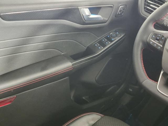 Certified 2023 Ford Escape ST-Line Elite AWD/4WD image 32