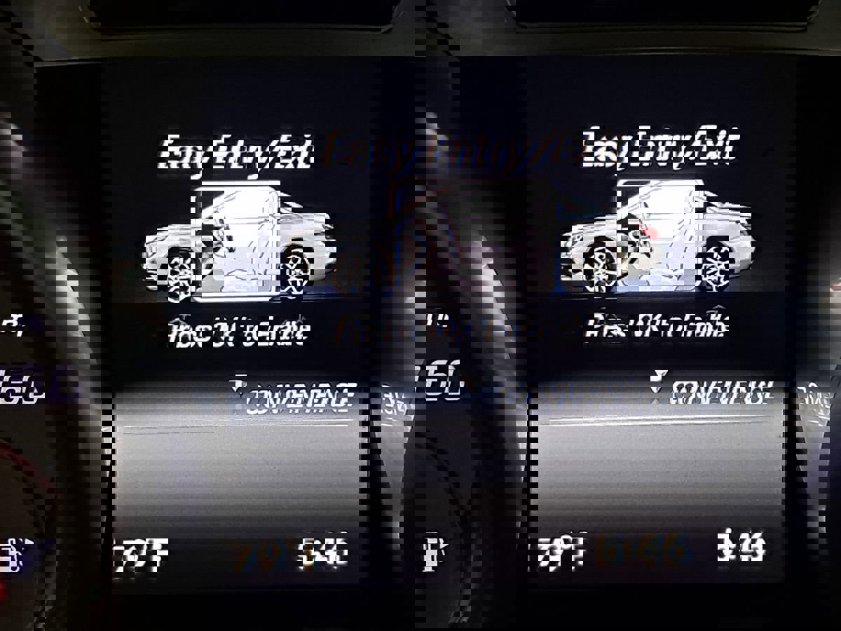 Used 2016 Mercedes-Benz SL 550 image 19