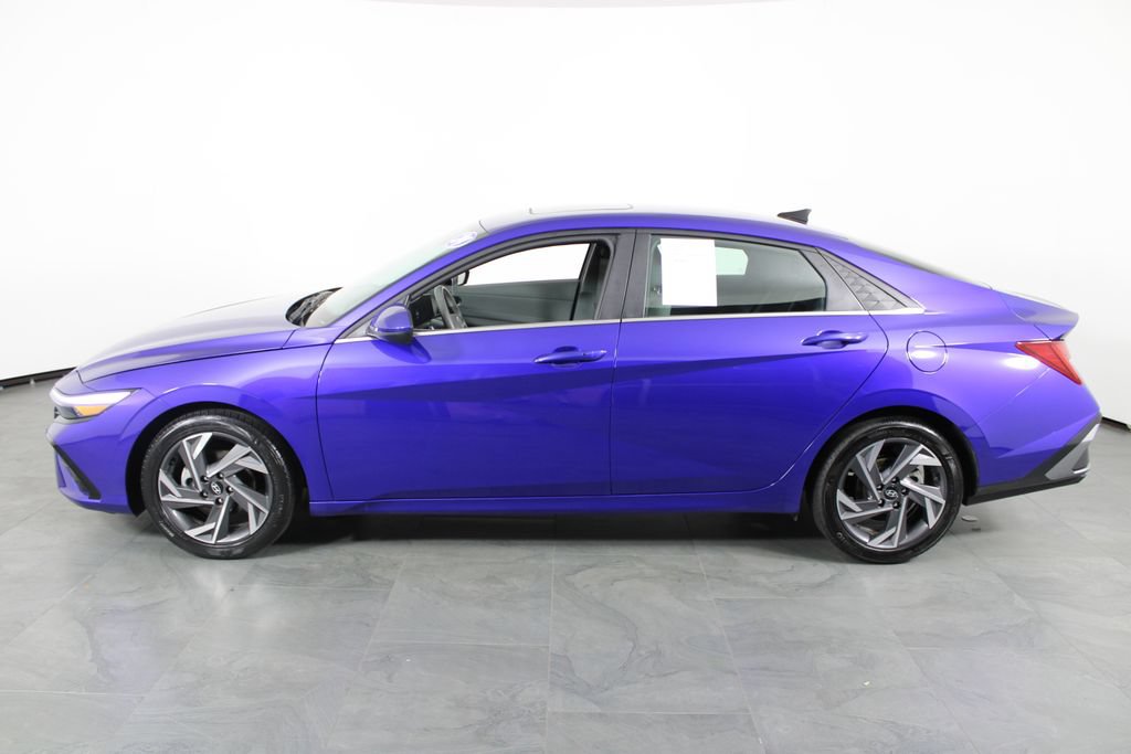 Certified 2024 Hyundai Elantra SEL w/ Convenience Package FWD image 14