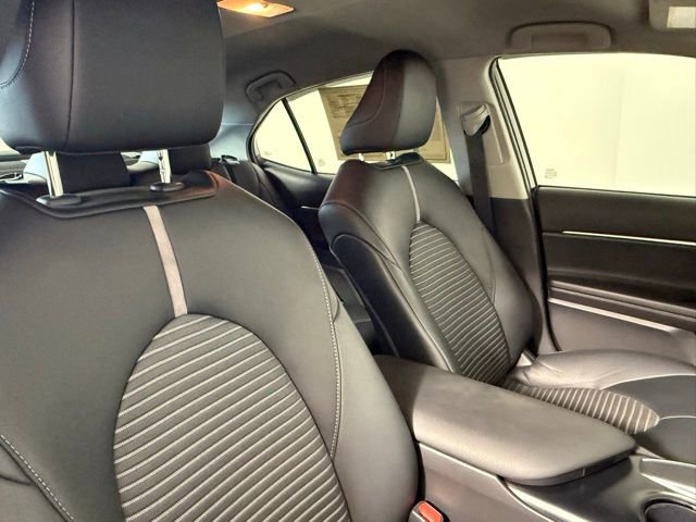 Used 2020 Toyota Camry SE w/ Convenience Package FWD image 46
