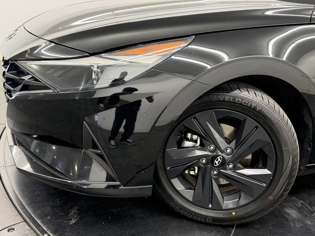 Used 2022 Hyundai Elantra Blue FWD image 5