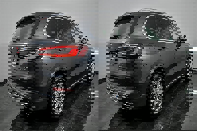 Used 2022 BMW X5 xDrive40i w/ Premium Package image 10