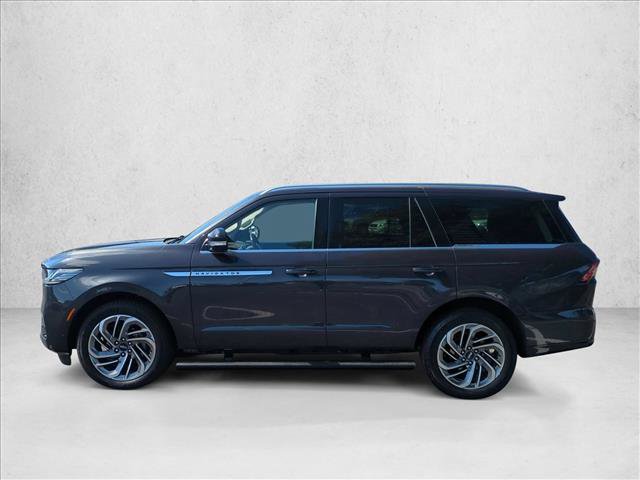 Used 2025 Lincoln Navigator Reserve AWD/4WD image 9