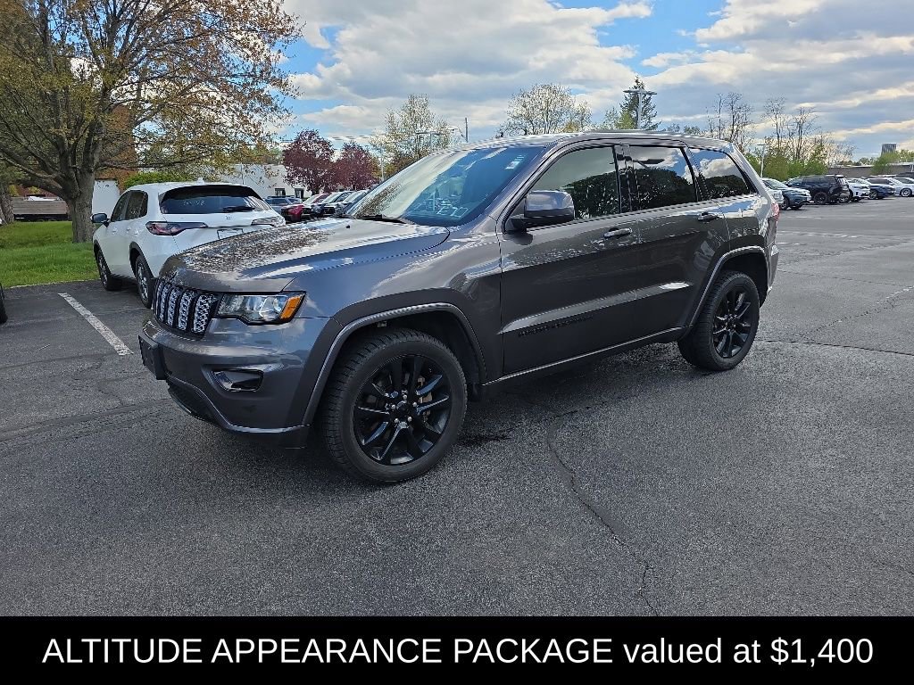 Used 2021 Jeep Grand Cherokee Laredo X AWD/4WD image 4