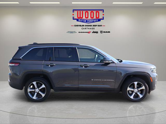 Used 2024 Jeep Grand Cherokee Limited AWD/4WD image 2