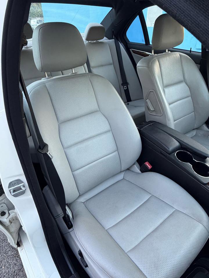 Used 2011 Mercedes-Benz C 300 Luxury image 18