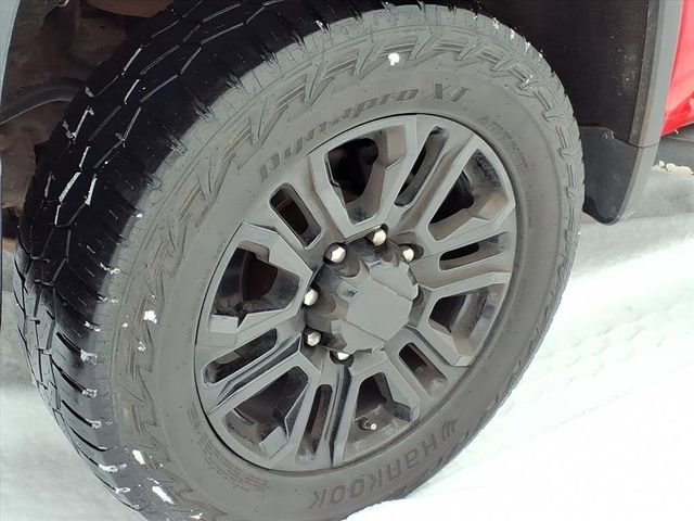 Used 2020 Chevrolet Silverado 2500 Custom w/ Custom Value Package image 3