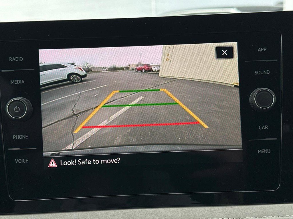 Used 2025 Volkswagen Taos SE image 26