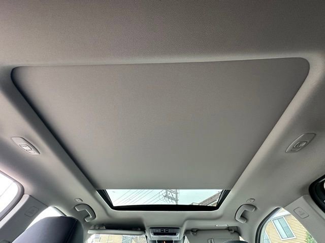 Used 2023 Nissan Rogue SL w/ SL Premium Package image 12