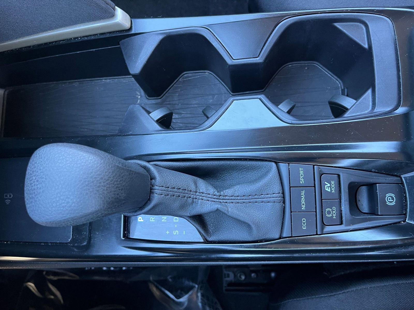 Used 2025 Toyota Camry LE image 36