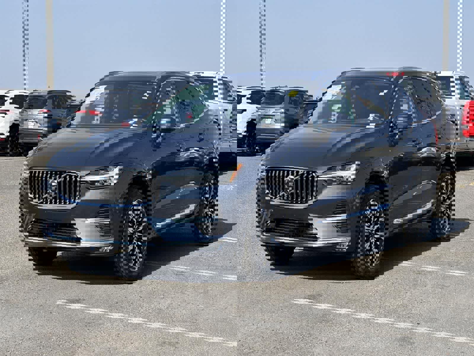 Used 2023 Volvo XC60 B5 Plus image 6