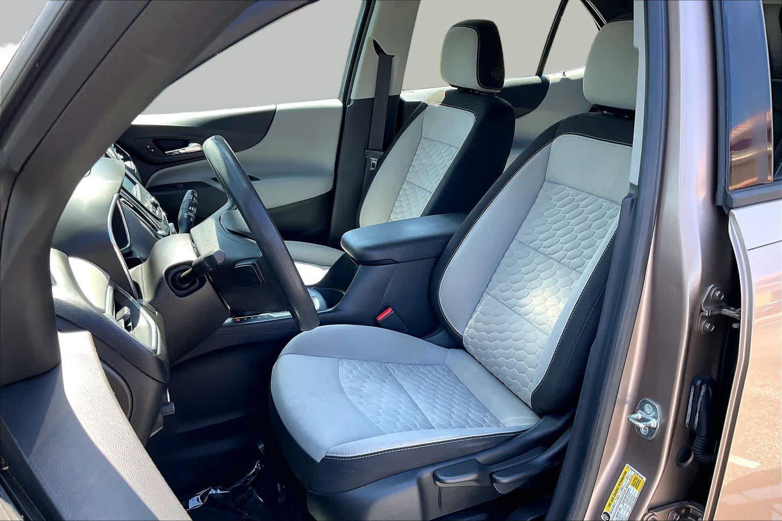 Used 2018 Chevrolet Equinox LS FWD image 24