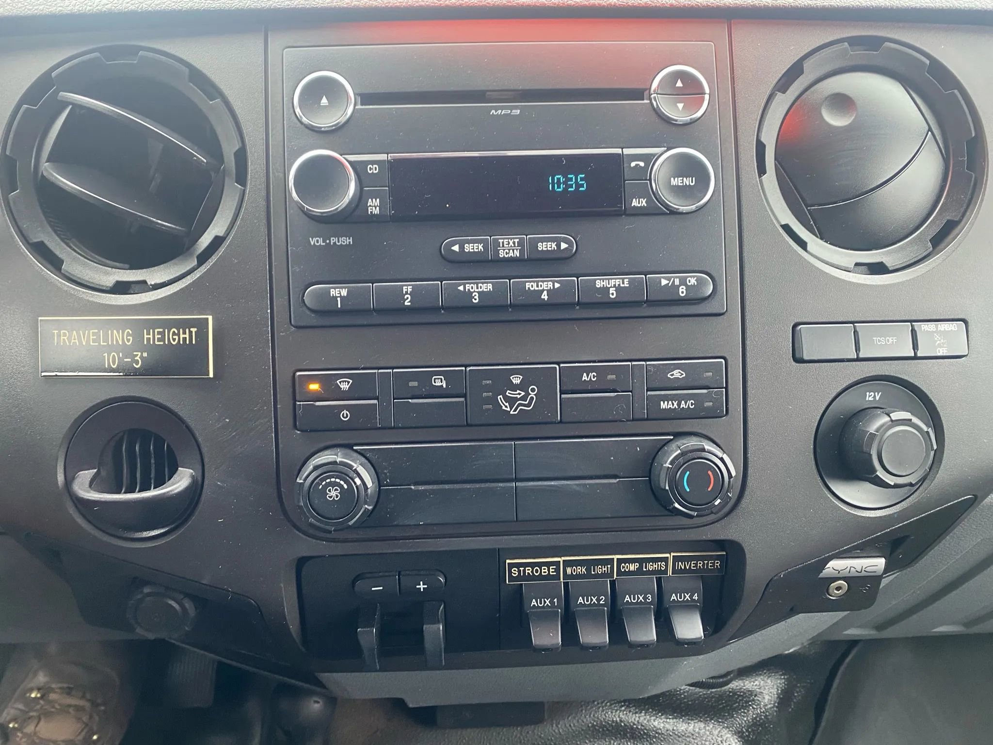 Used 2015 Ford F550 4x4 Regular Cab Super Duty image 14