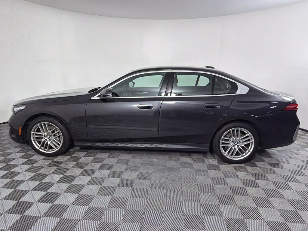 Used 2024 BMW 540i xDrive w/ Premium Package AWD/4WD image 8