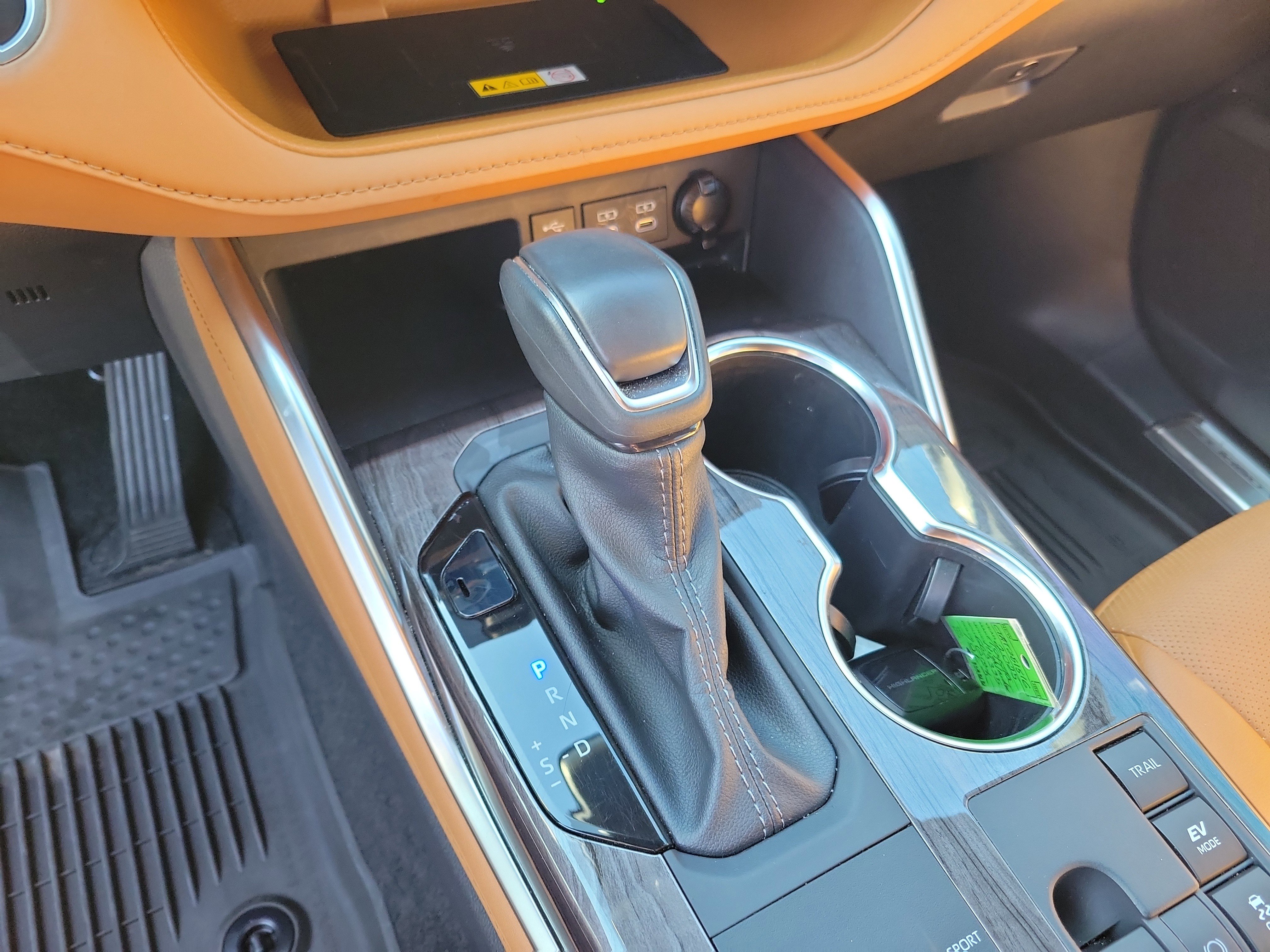 Certified 2025 Toyota Highlander Platinum image 36