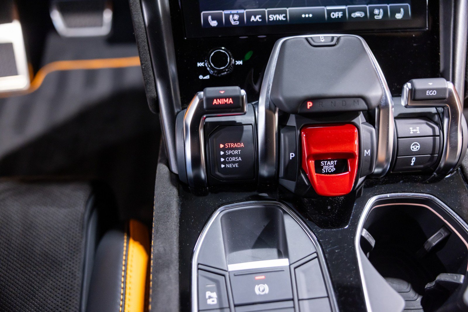 Used 2024 Lamborghini Urus S AWD/4WD image 45