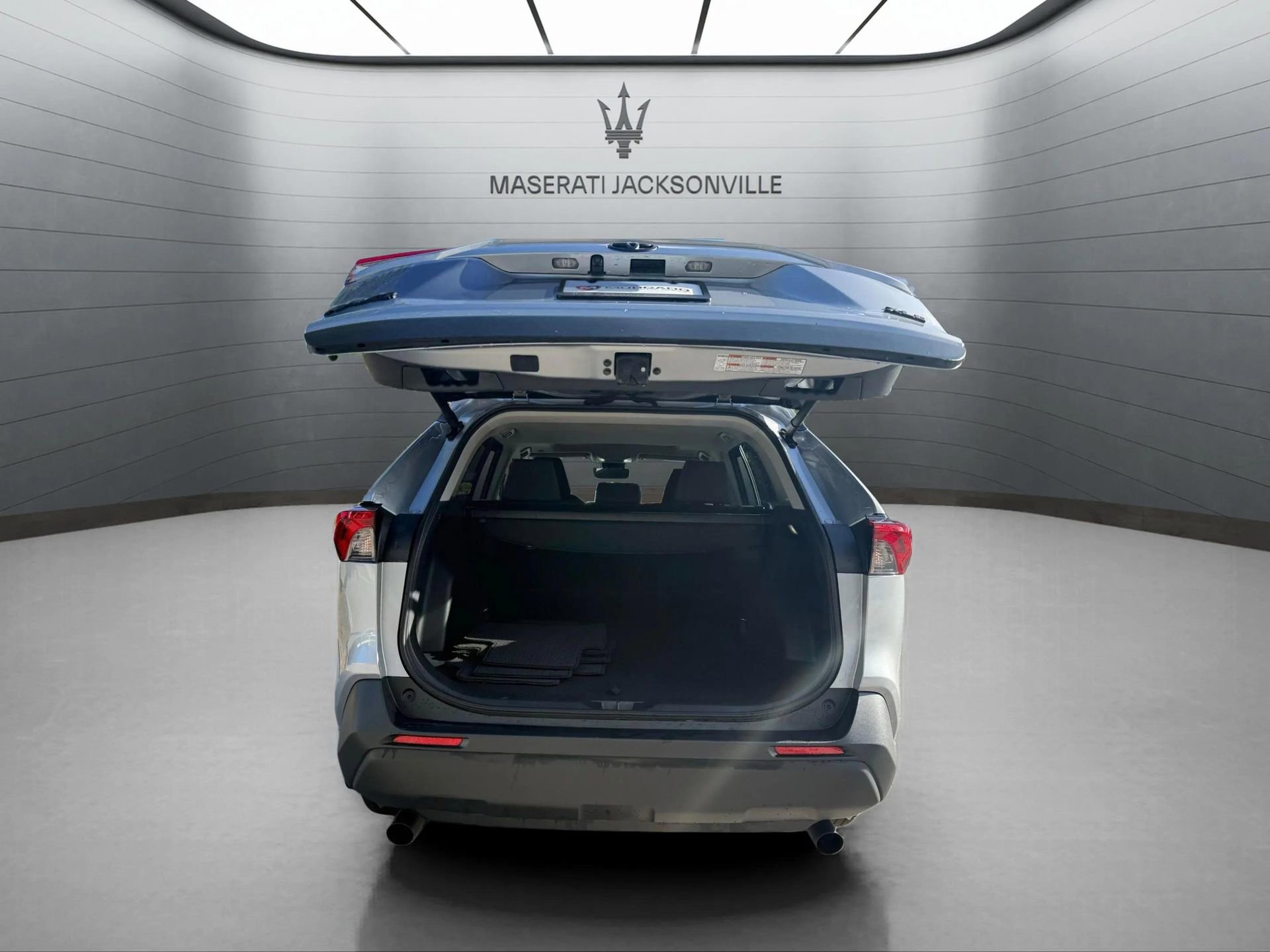 Used 2025 Toyota RAV4 XLE w/ Convenience Package FWD image 23