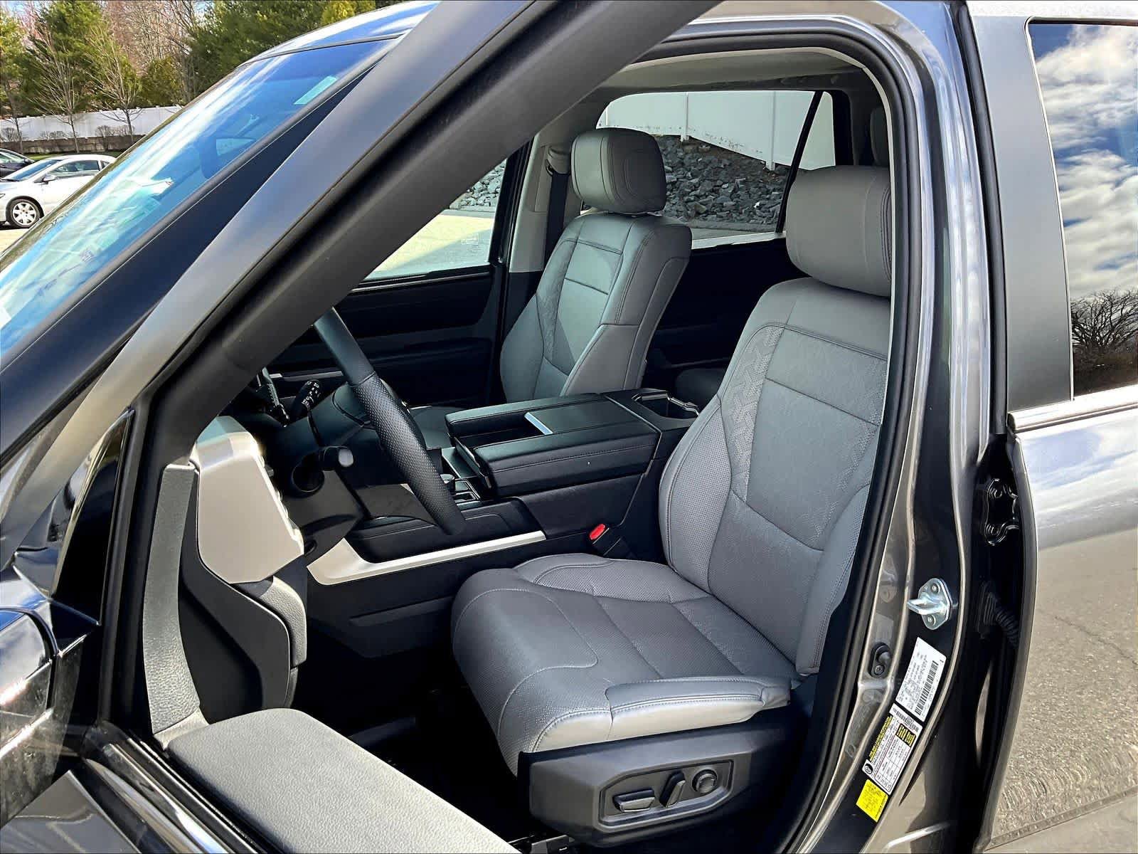 Used 2024 Toyota Sequoia SR5 AWD/4WD image 10