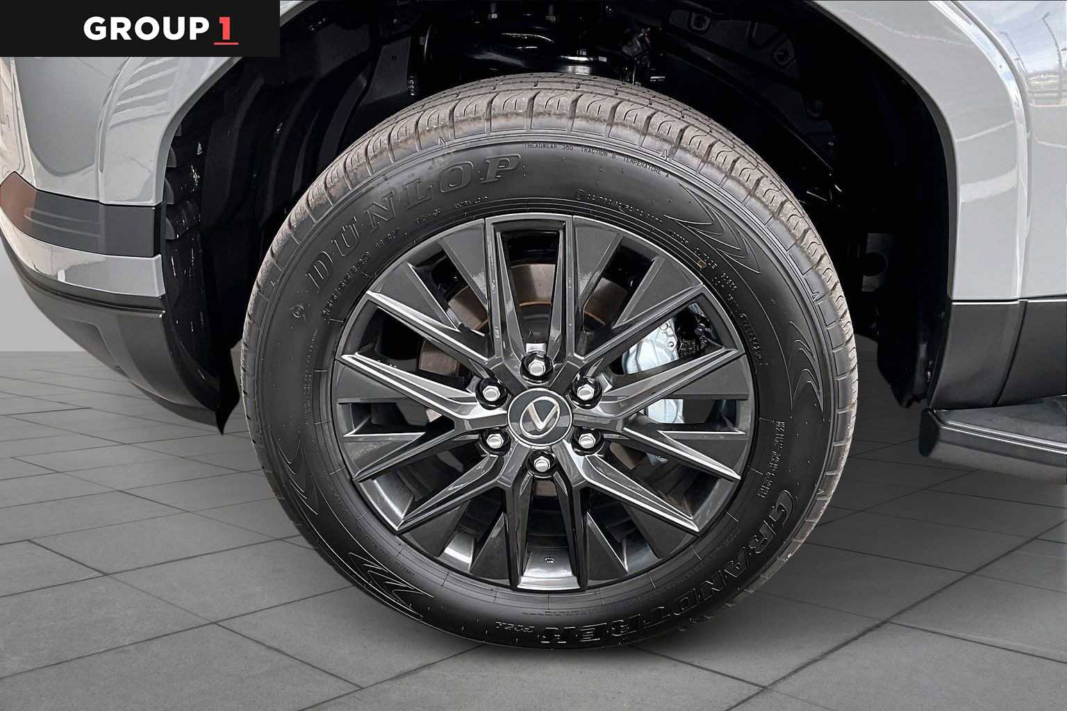 Used 2025 Lexus GX 550 image 9