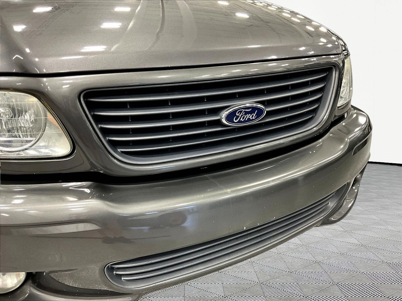 Used 2004 Ford F150 Lightning RWD image 27