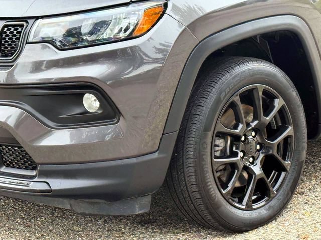Certified 2023 Jeep Compass Latitude w/ Convenience Group AWD/4WD image 10