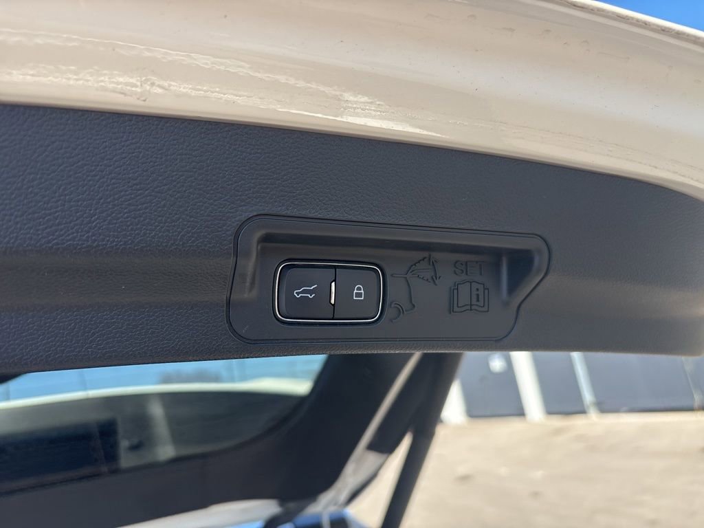 Used 2022 Ford Explorer Limited w/ Limited Technology Package image 27