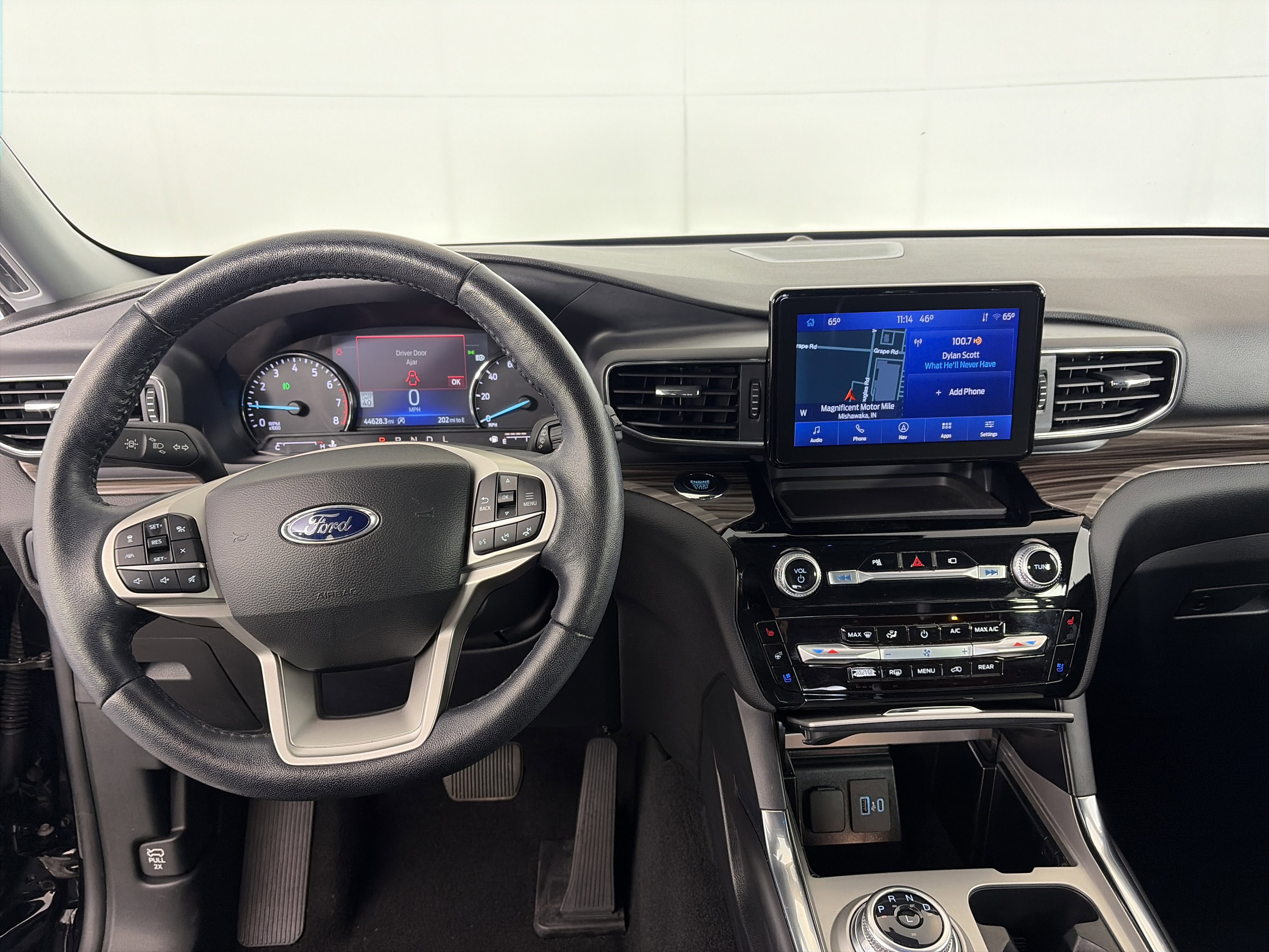 Used 2022 Ford Explorer Limited image 3