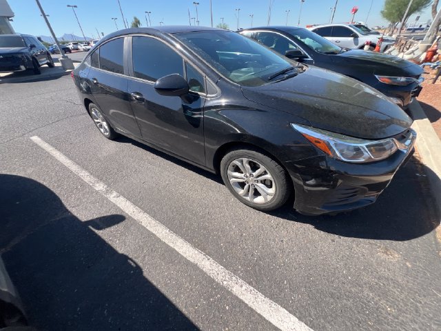 Used 2019 Chevrolet Cruze LS w/ LS Convenience Package FWD image 5