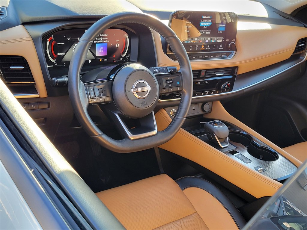 Used 2022 Nissan Rogue Platinum w/ Head-Up Display Package image 3