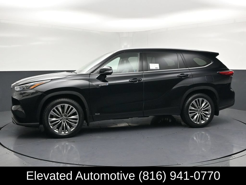 Used 2021 Toyota Highlander Platinum AWD/4WD image 2