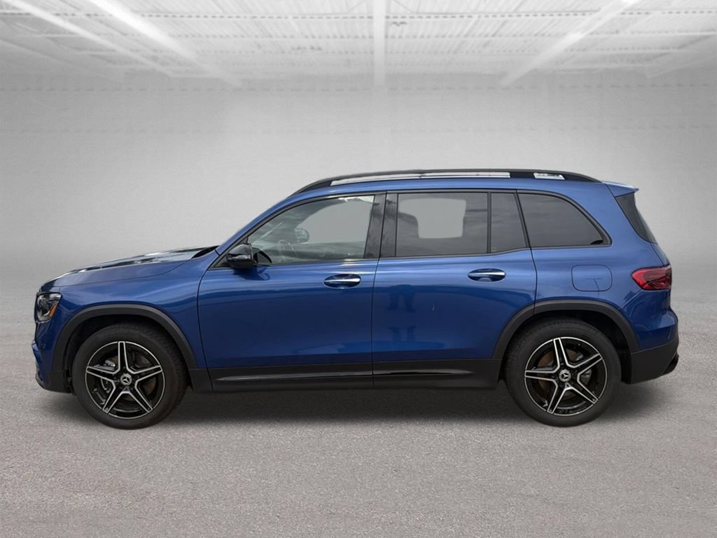 Used 2026 Mercedes-Benz GLB 250 4MATIC image 2