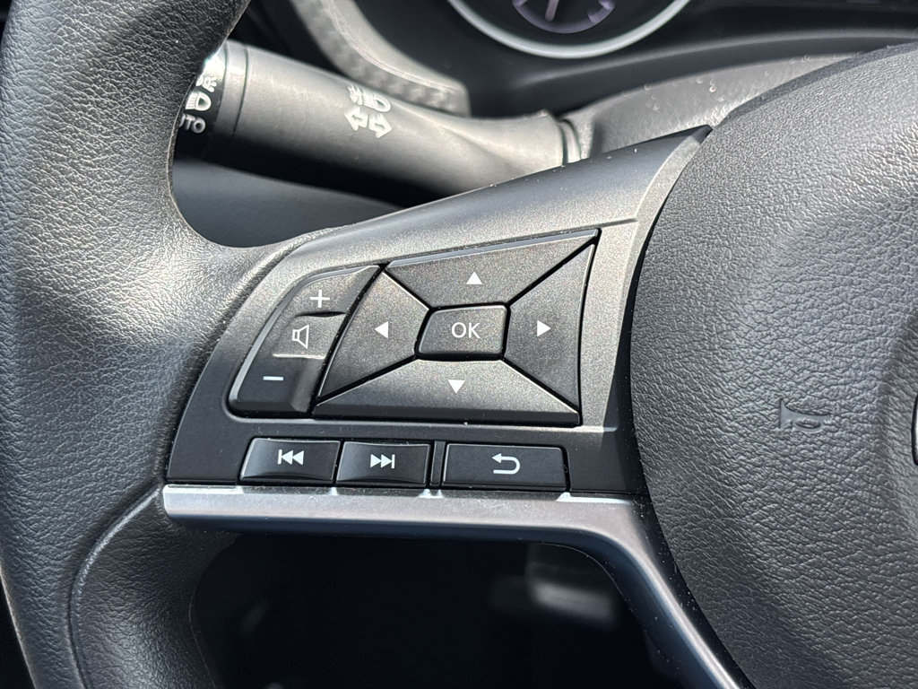 Used 2025 Nissan Sentra SV FWD image 17