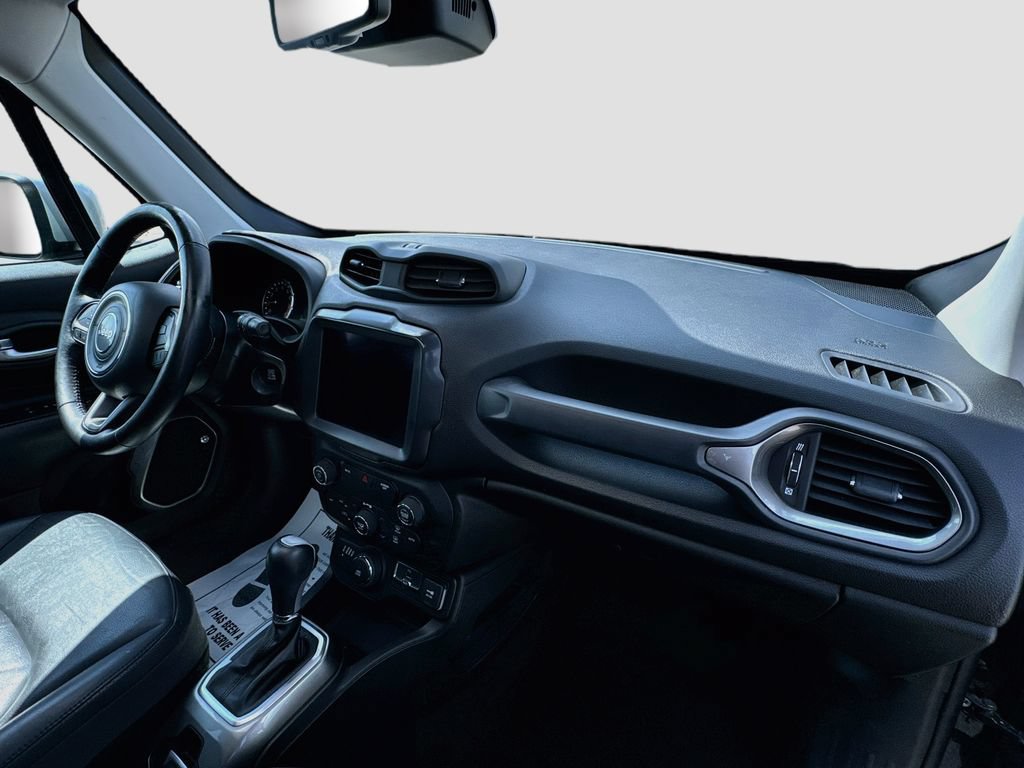 Used 2018 Jeep Renegade Limited w/ UConnect 8.4 Nav Group AWD/4WD image 32