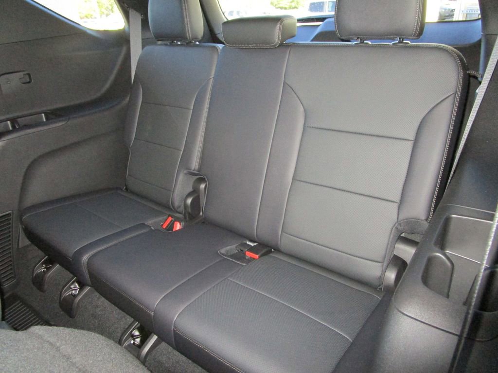 New 2026 Chevrolet Traverse High Country image 16