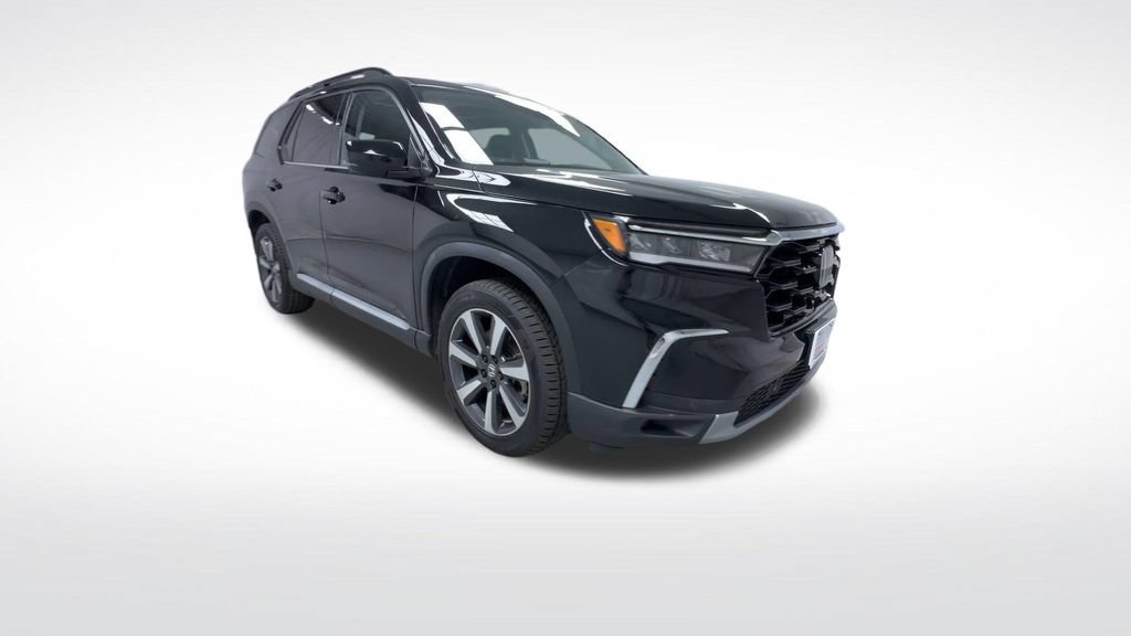 Used 2024 Honda Pilot Touring image 2