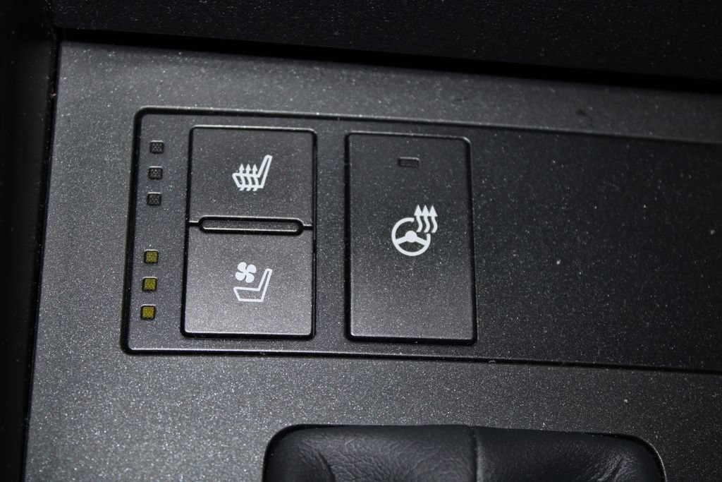 Used 2024 Lexus IS 500 RWD image 29