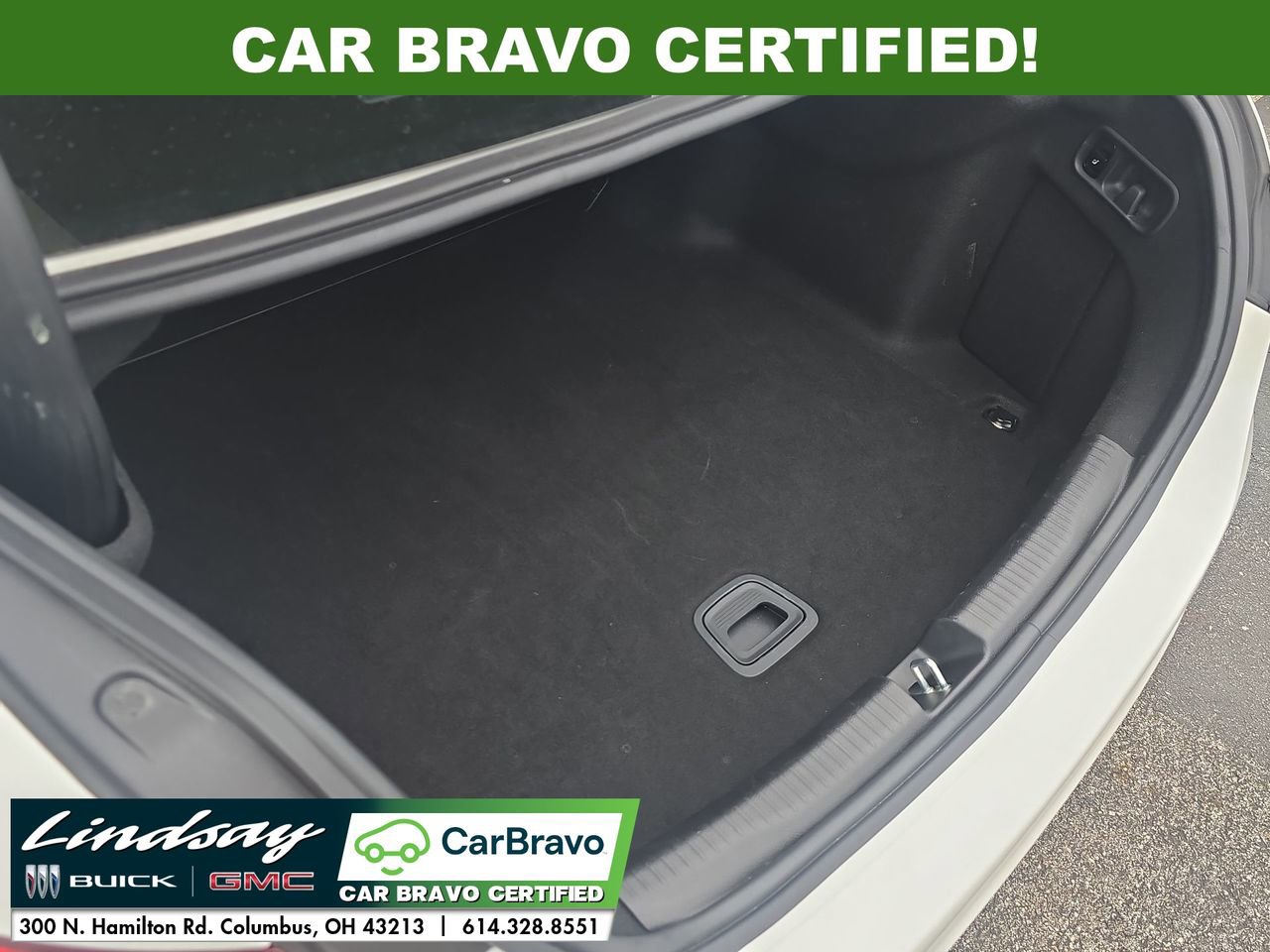 Used 2025 Mercedes-Benz C 300 4MATIC Sedan image 27