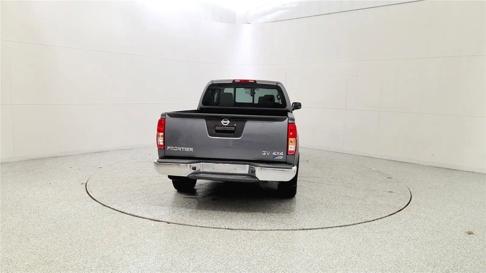 Used 2018 Nissan Frontier SV image 6